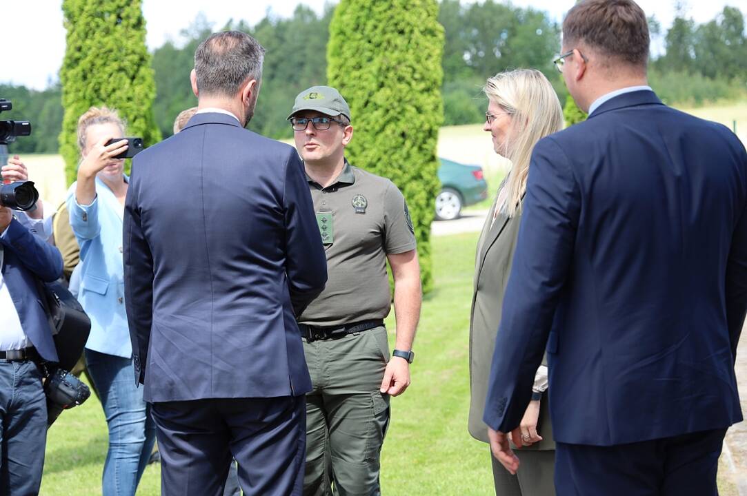 Padvarionių pasienio užkardoje VSAT veikla pristatyta Lenkijos gynybos ministrui.