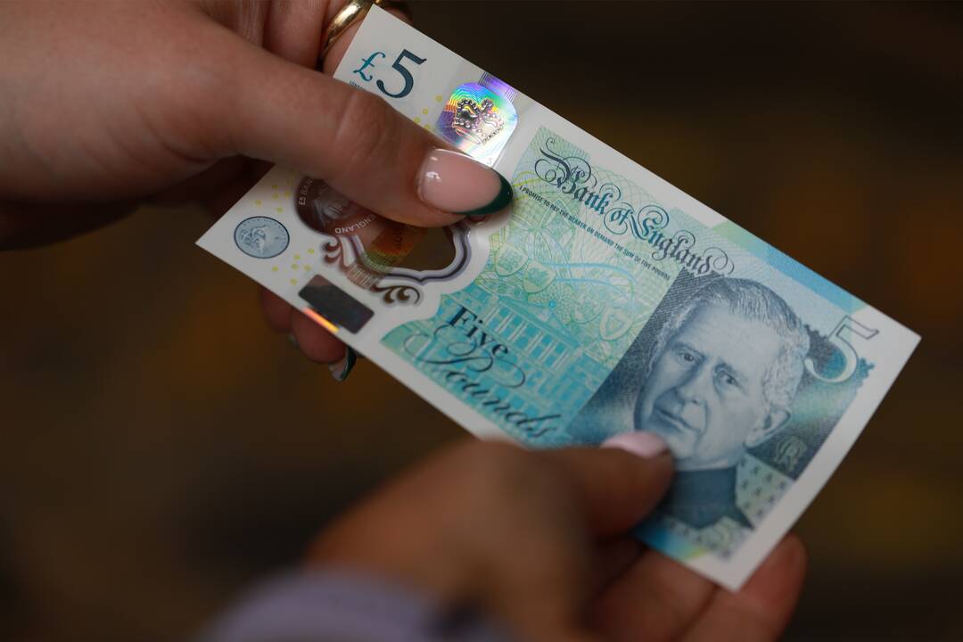 Nauji banknotai.