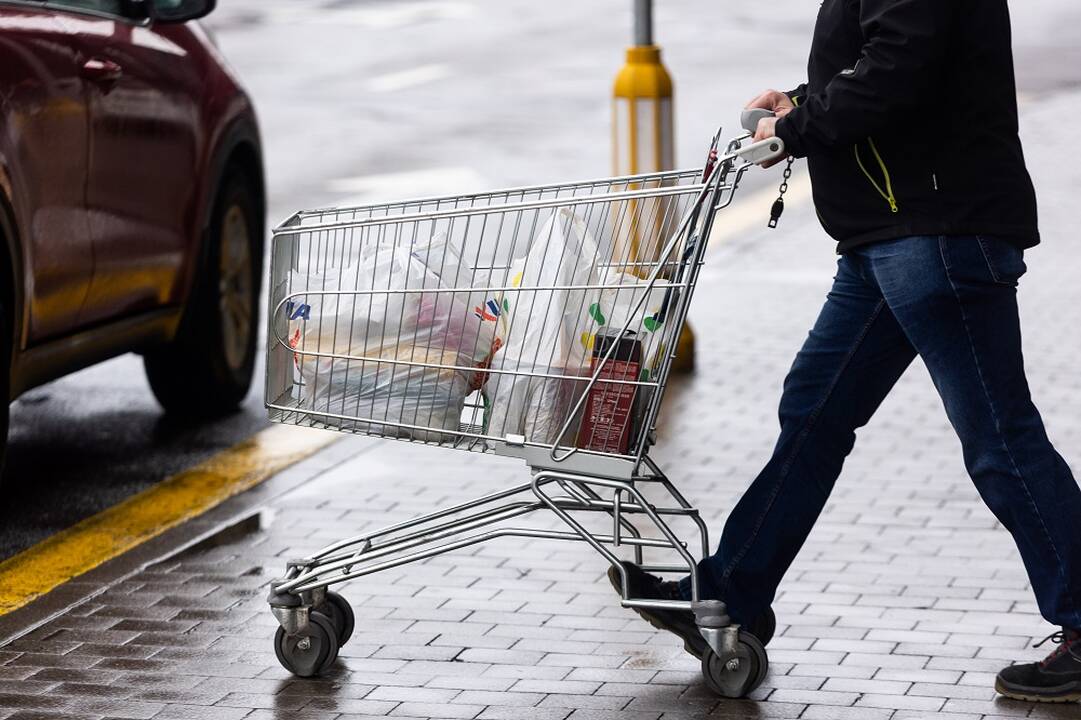 Per metus įmonių apyvarta smuko 6,2 proc.: atsilaikė tik degalų prekybininkai