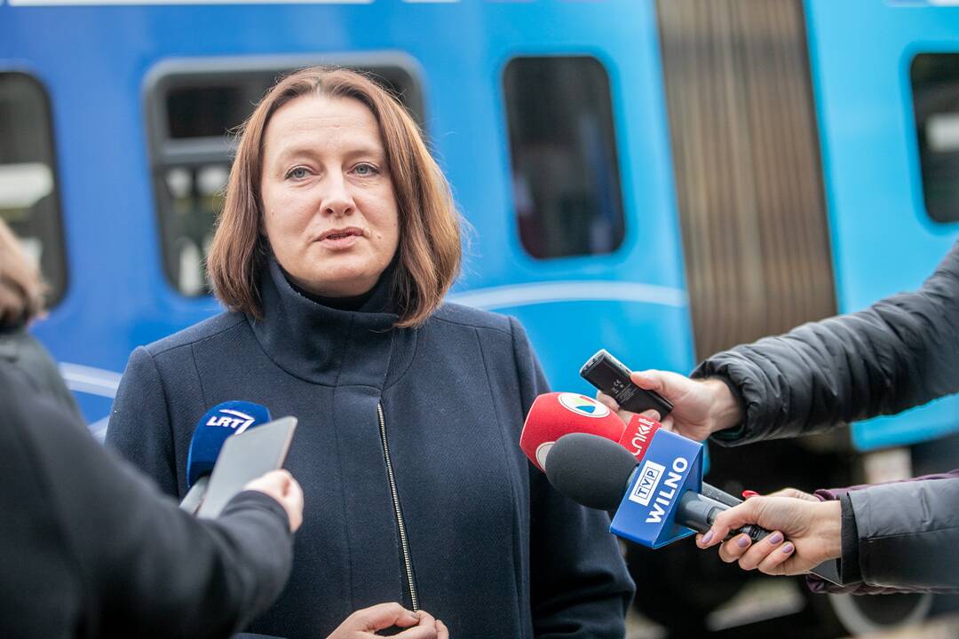 Kauno geležinkelio stotyje susitiko traukiniai iš Lisabonos ir Talino