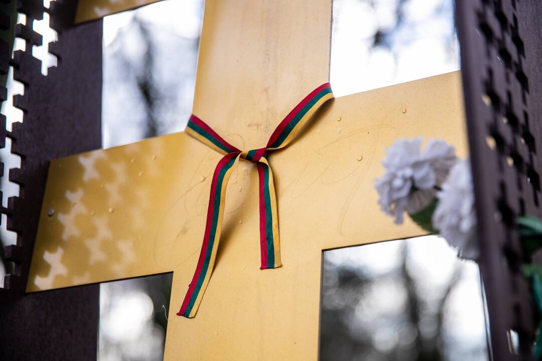 Ramybės parke suniokoti partizanų atminties paminklai