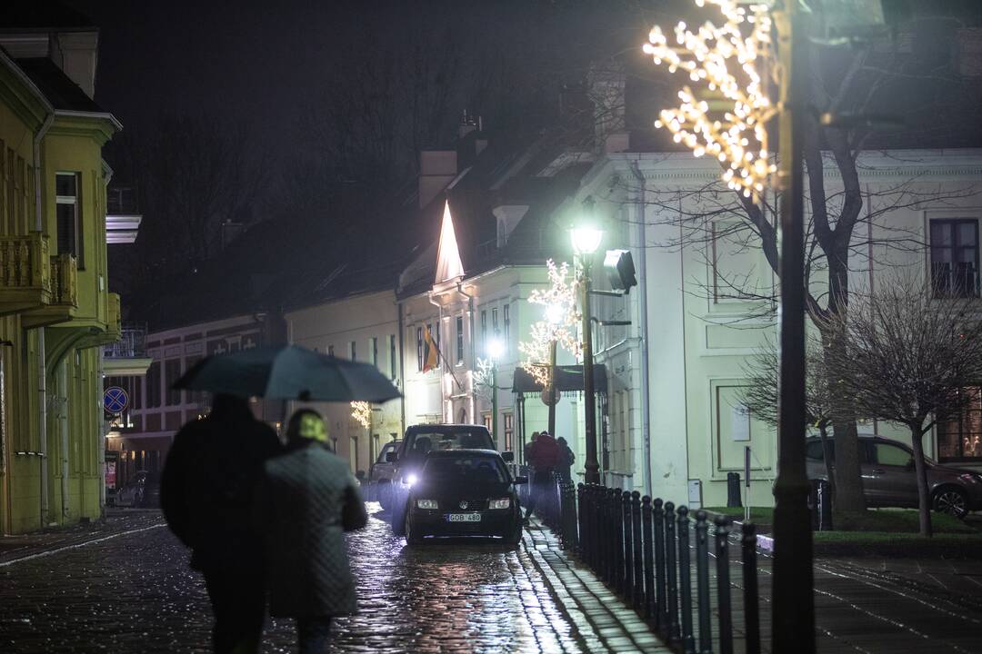 Kalėdinės dekoracijos papuošė Kauną