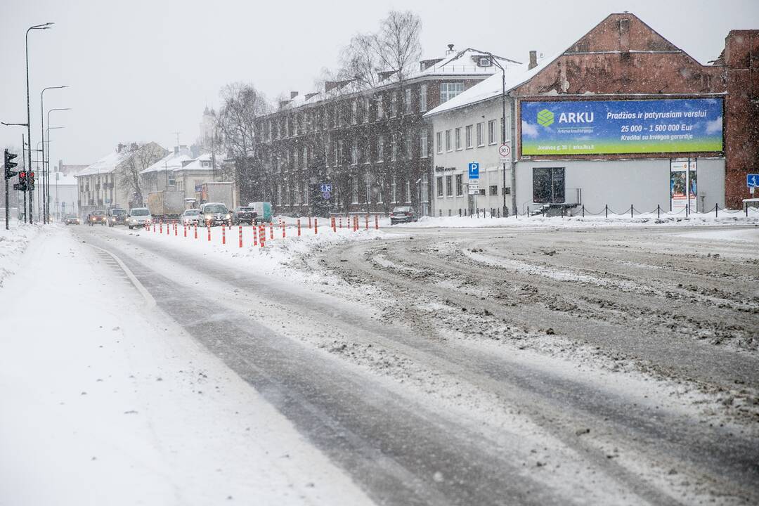 Sudėtingos eismo sąlygos Kauno keliuose