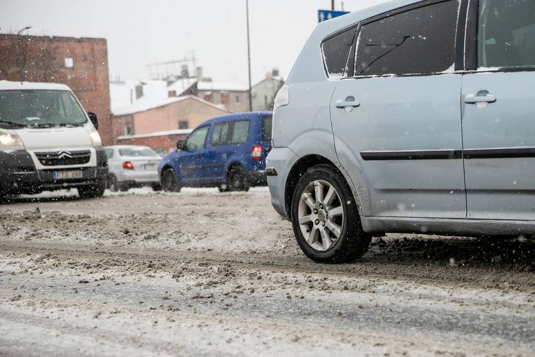 Sudėtingos eismo sąlygos Kauno keliuose