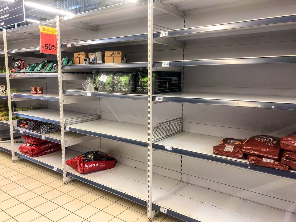 Pirkėjai apgulė Aleksote uždaromą „Maximą“