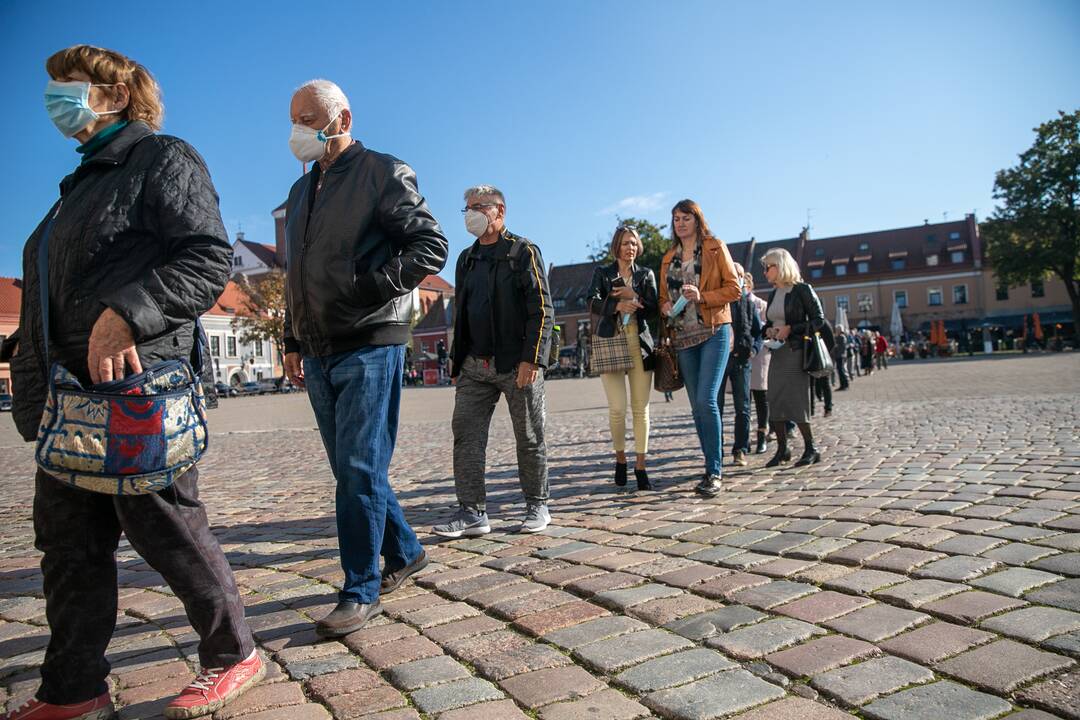 Eilės išankstinio balsavimo vietose Kaune