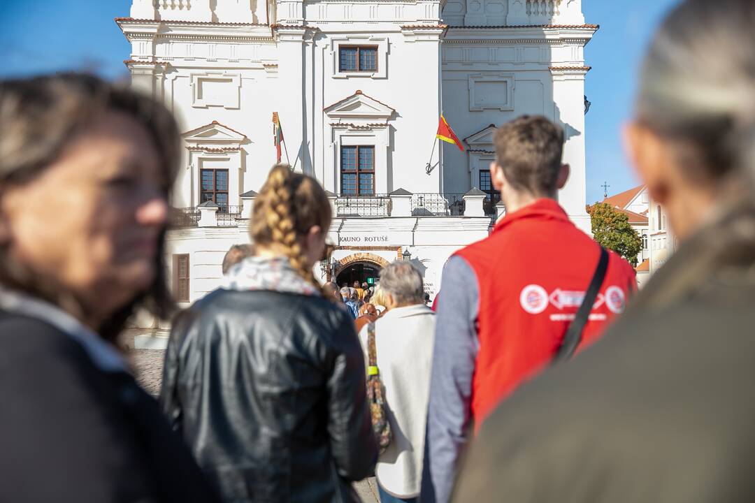 Eilės išankstinio balsavimo vietose Kaune