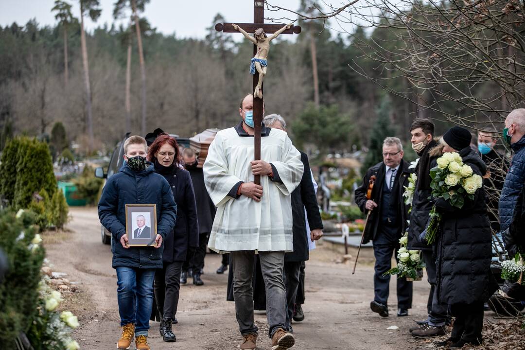 Amžinojo poilsio išlydėtas J. Mačiulis