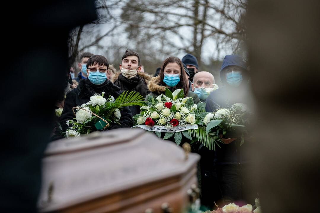 Amžinojo poilsio išlydėtas J. Mačiulis