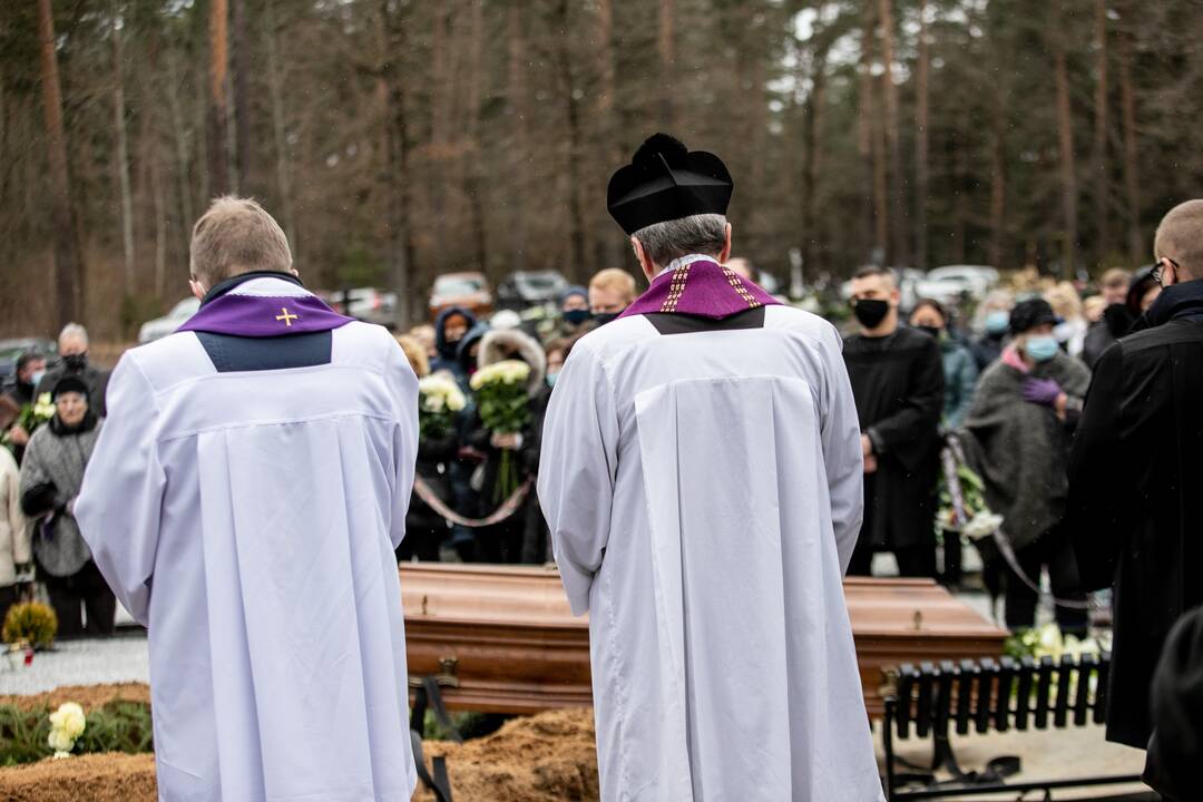 Amžinojo poilsio išlydėtas J. Mačiulis