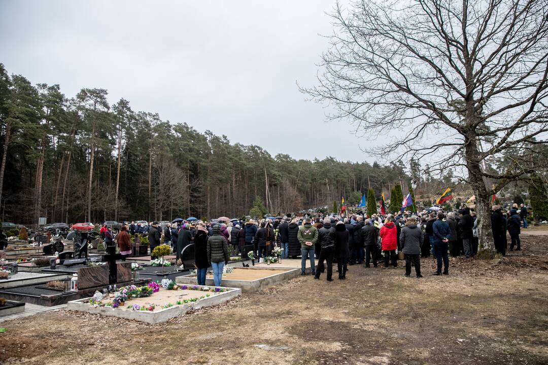 Amžinojo poilsio išlydėtas J. Mačiulis
