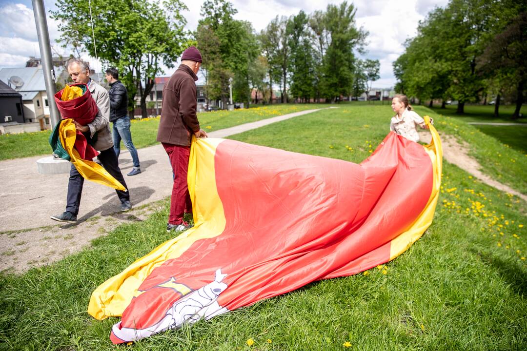 Kauno gimtadieniui – vėliava virš miesto