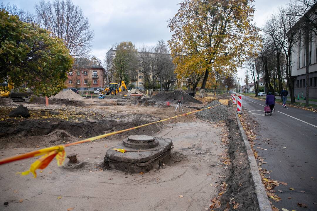 K. Petrausko gatvėje tvarkomas skveras