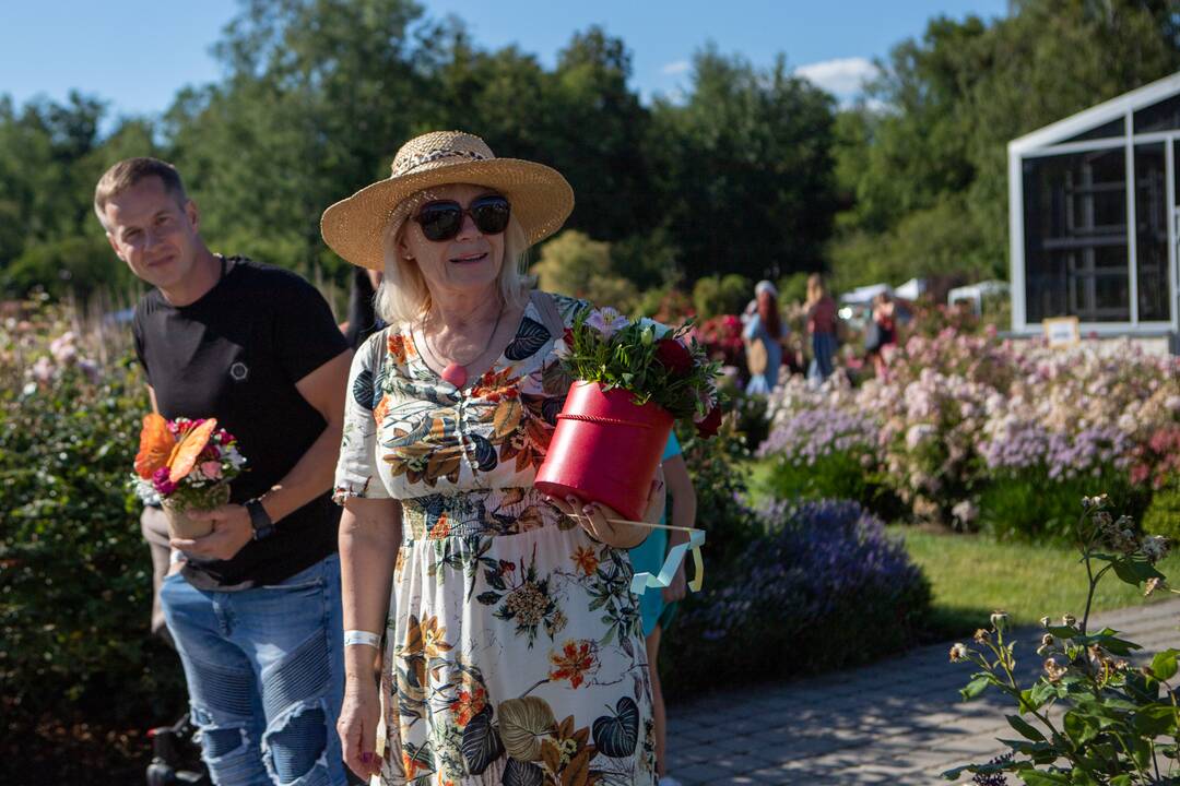 Kvapų naktis VDU Botanikos sode