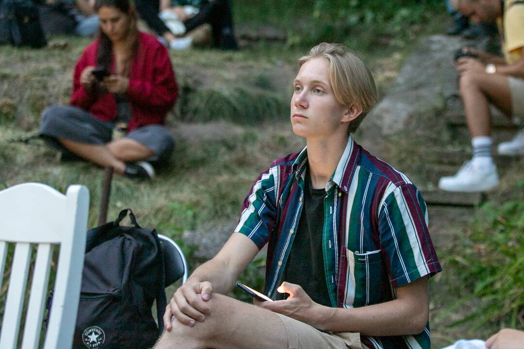 Filmo apie Baltarusiją peržiūra menininkų kiemelyje