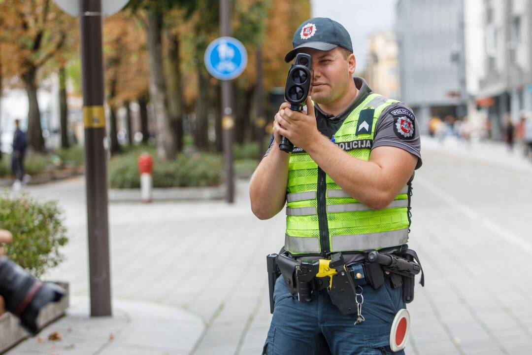 Laisvės alėjoje policija surengė reidą paspirtukininkams