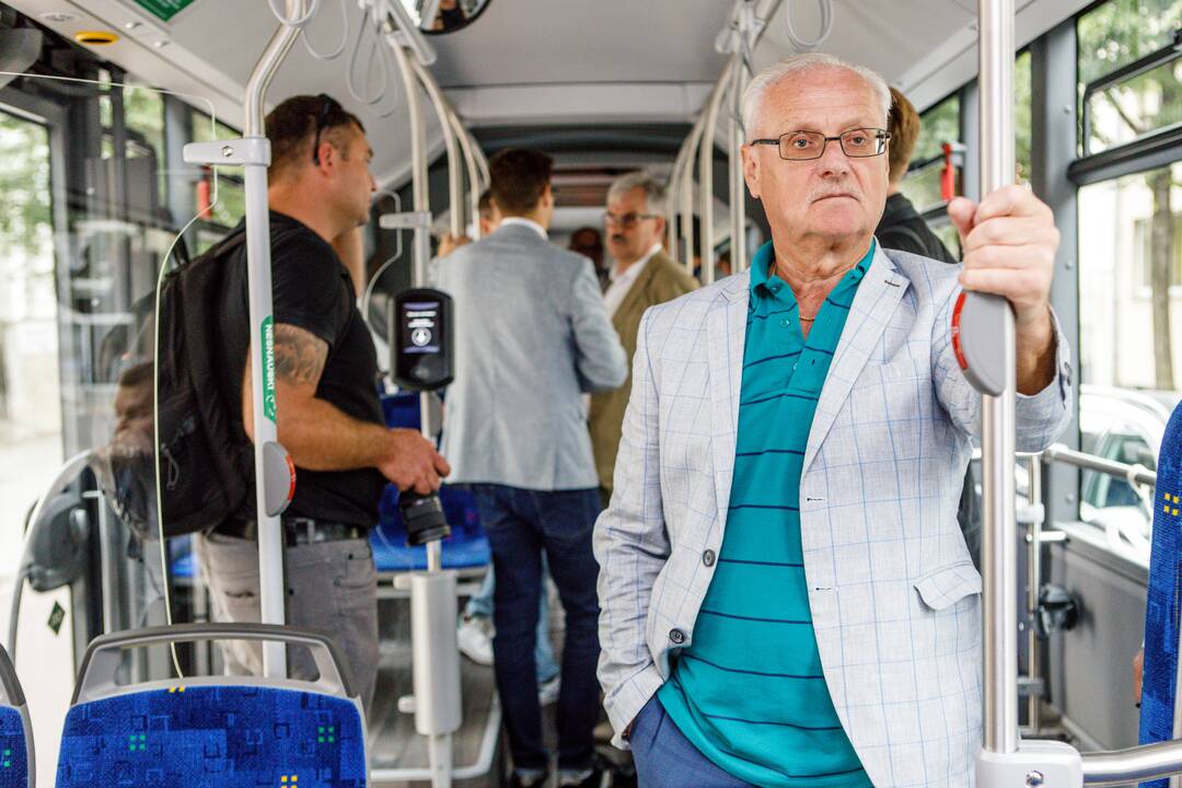 Kaune pristatė ilgąjį 18 metrų autobusą