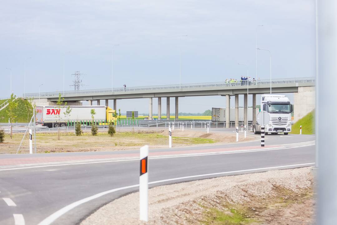 Magistralėje ties Giraite atidarytas viadukas