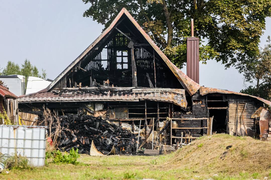 Kaune liepsnojo kaukazietiškas restoranas