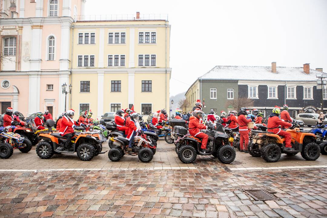 Ratuoti Kalėdų Seneliai aplankė Kauną