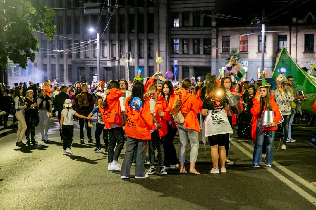 Kopimas į Parodos kalną Fluxus stiliumi