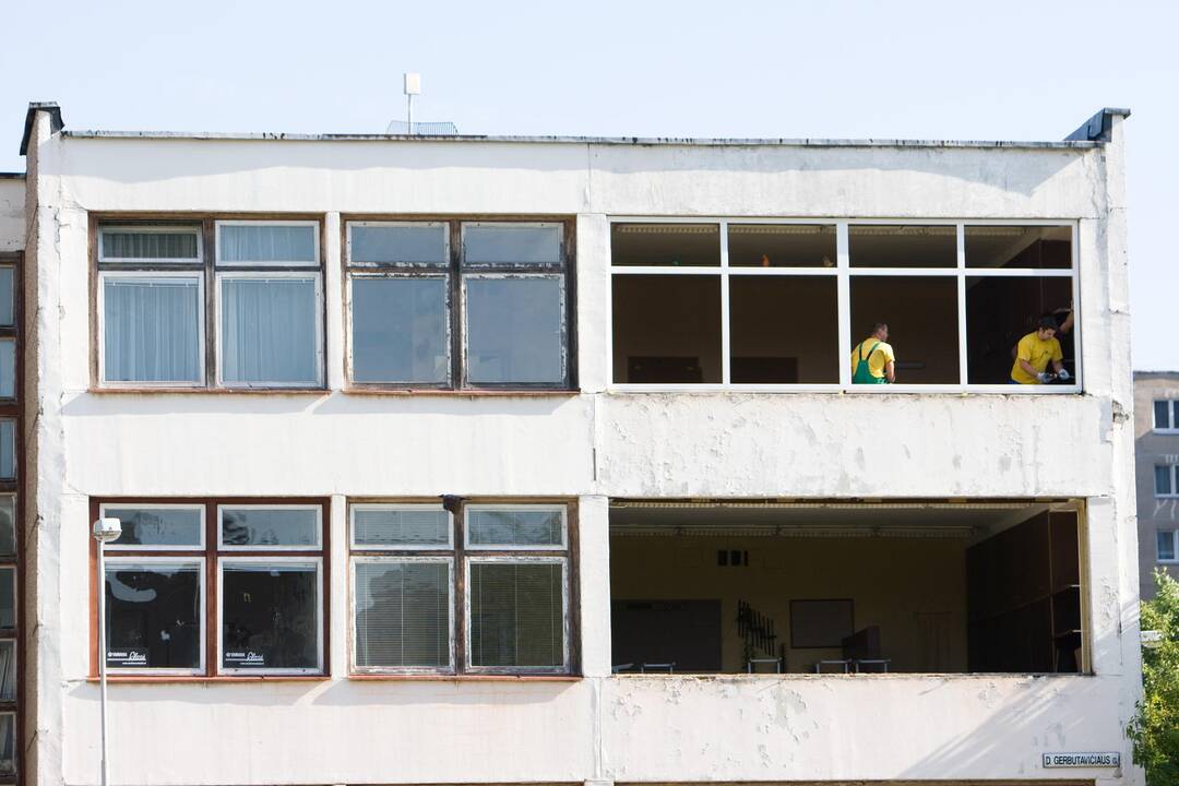 Vilniaus moksleiviai mokysis su statybininkai