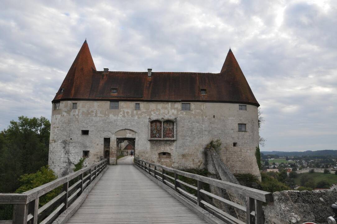 Bavarijos princas Luitpoldas 2023 m. balandį Valdovų rūmų muziejuje.