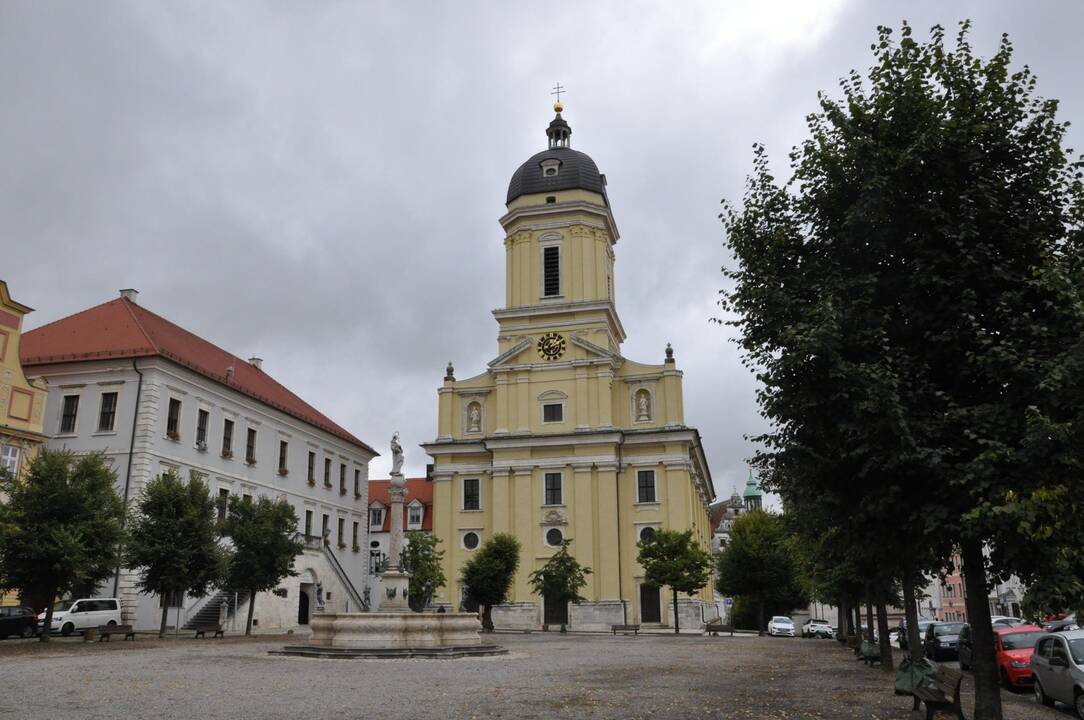 Bavarijos princas Luitpoldas 2023 m. balandį Valdovų rūmų muziejuje.