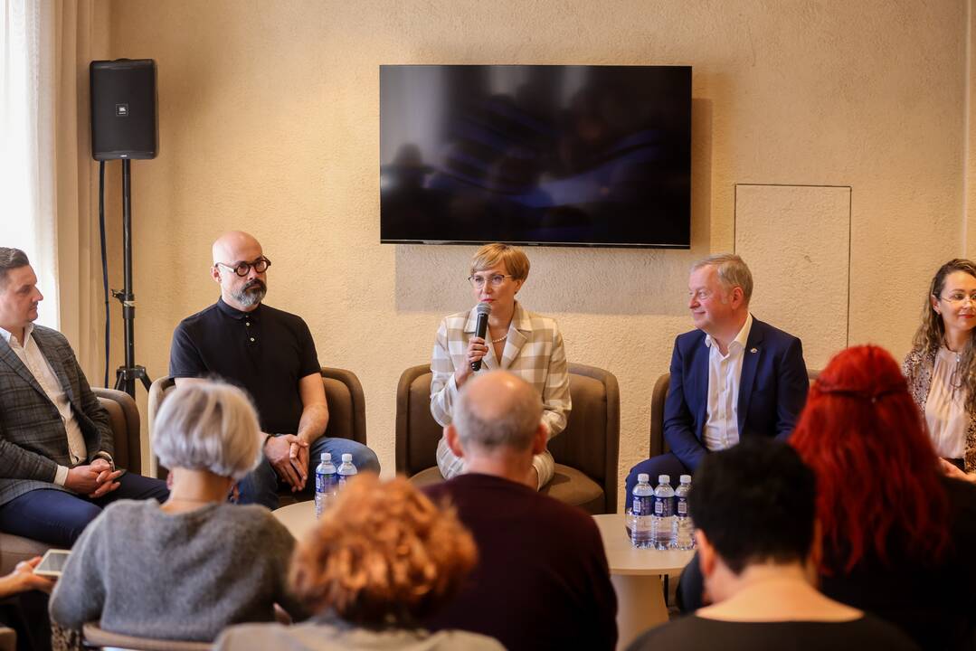 Klaipėdos valstybinio muzikinio teatro rūmų atidarymo spaudos konferencija