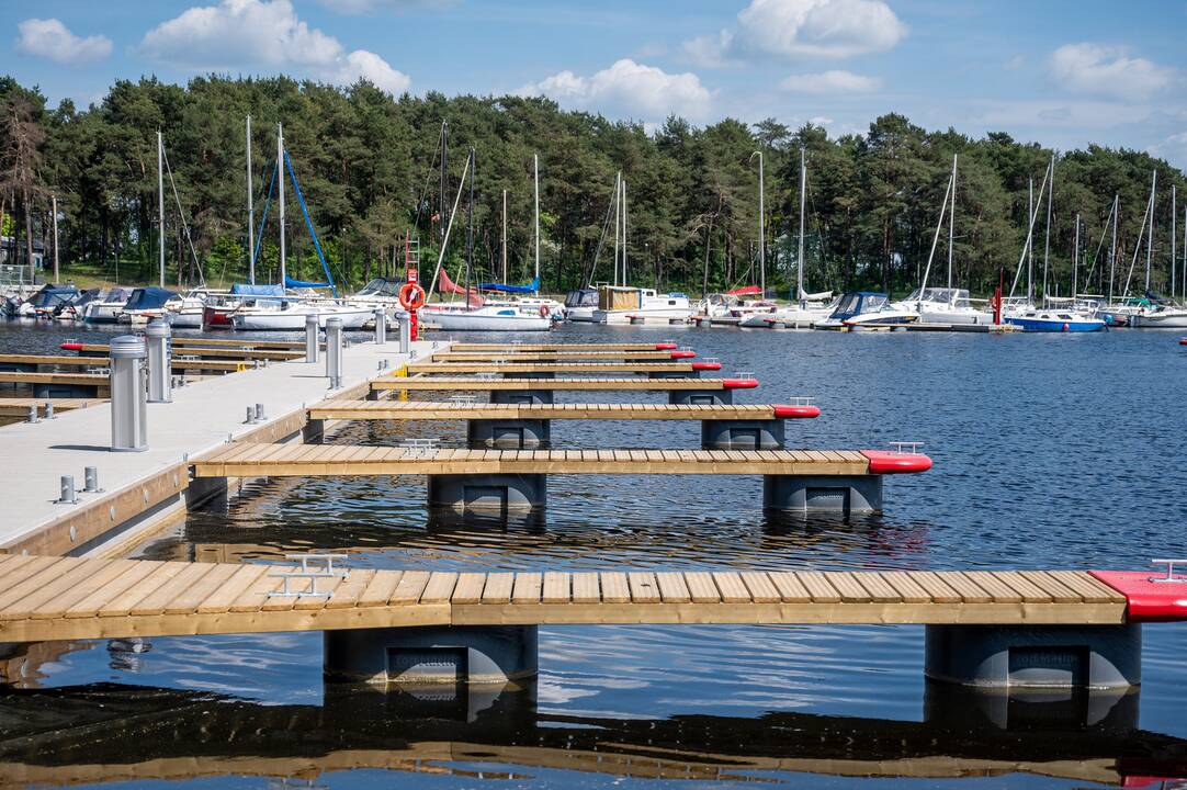 Naudinga: prieplaukos pritaikytos tiek pramoginei, tiek keleivinei laivybai. Artimiausiu metu planuojama įrengti stacionarų laivų kėlimo kraną ir krantinės sutvirtinimus, leidžiančius laivus saugoti ir žiemą.