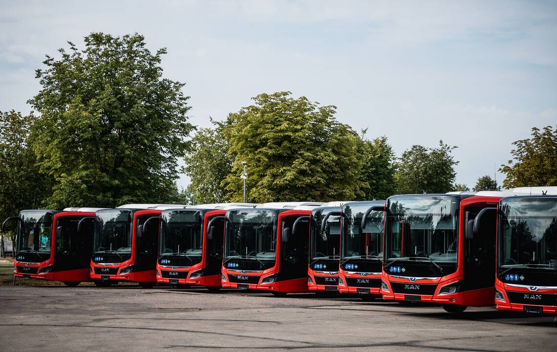 Kauno viešasis transportas per metus nuvažiavo tiek kilometrų, kad būtų galima nuskristi į  Mėnulį ir atgal net 29 kartus. 