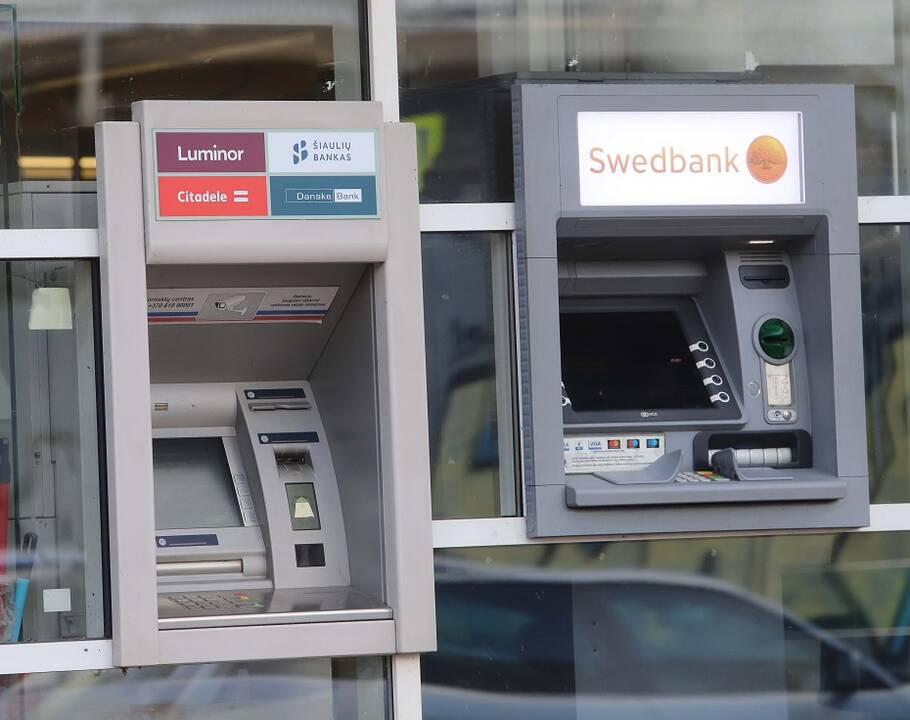 LB: bankai nepakankamai informuoja savivaldybes apie alternatyvas uždarytiems skyriams