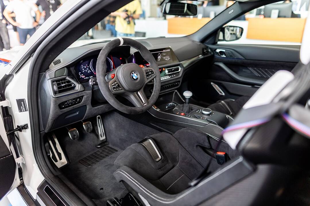 Pristatytas brangiausias BMW automobilis, skirtas įprastiems keliams – naujasis „BMW 3.0 CSL“