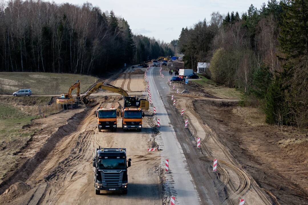 Paskutinio 43 kilometrų ilgio magistralės Vilnius–Utena ruožo rekonstrukcija: įkasta simbolinė kapsulė 