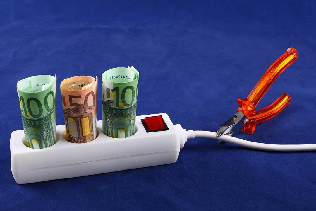 Įvertino dujų, degalų ir elektros kainas: kas vartotojams atsiėjo pigiausiai?