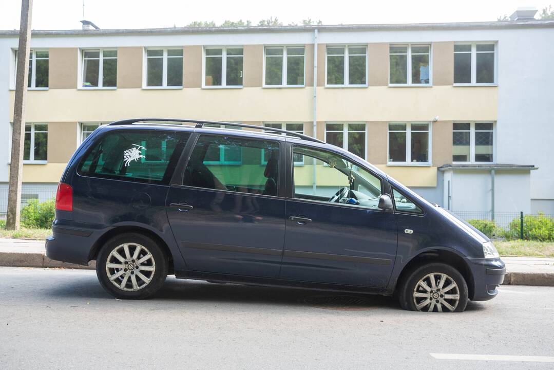 Sąlygos: kompensacija už prakirstas padangas priklauso tik tuo atveju, jei duobės nebuvo įmanoma pastebėti, pavyzdžiui, dėl balos.