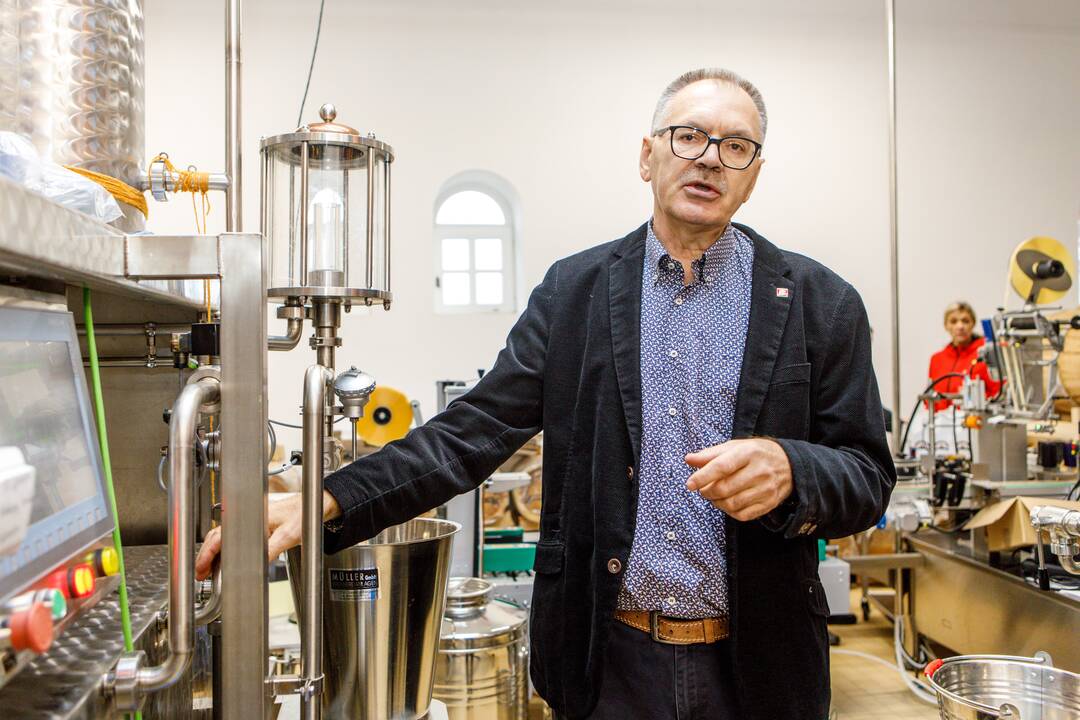 Poilsis: apsilankę distilerijoje ir Padvaisko dvare turiningai praleisite laiką ir atitrūksite nuo kasdienybės. 