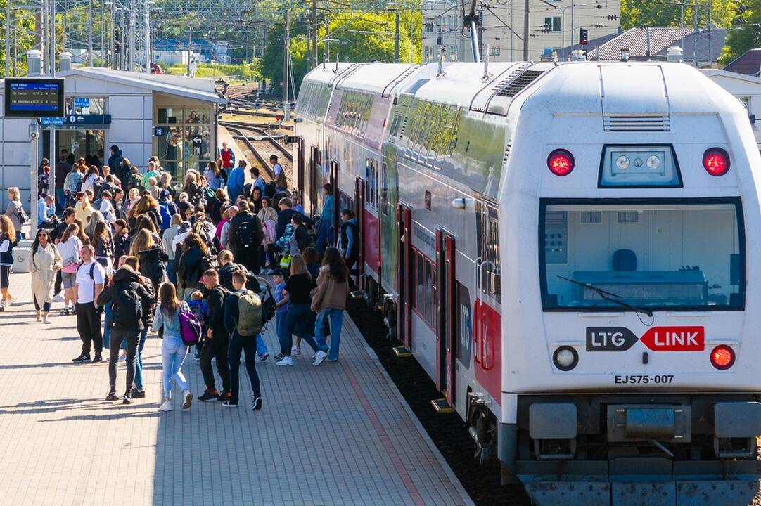 Joninių savaitgalį – didelės nuolaidos kelionėms traukiniais