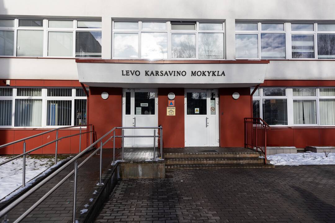 Levo Karsavino mokykla