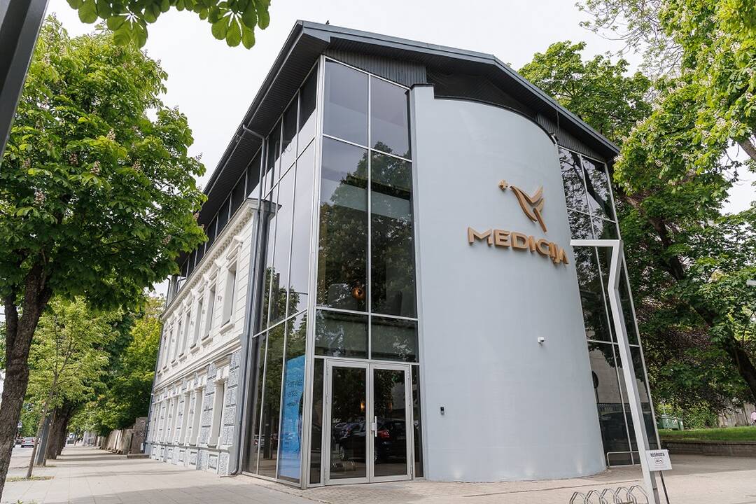 Besiplečianti klinika Kaune persikėlė į naujas patalpas miesto centre – į Kauno šv. arkangelo Mykolo bažnyčios ir Mykolo Žilinsko galerijos kaimynystę – Kęstučio g. 24. 