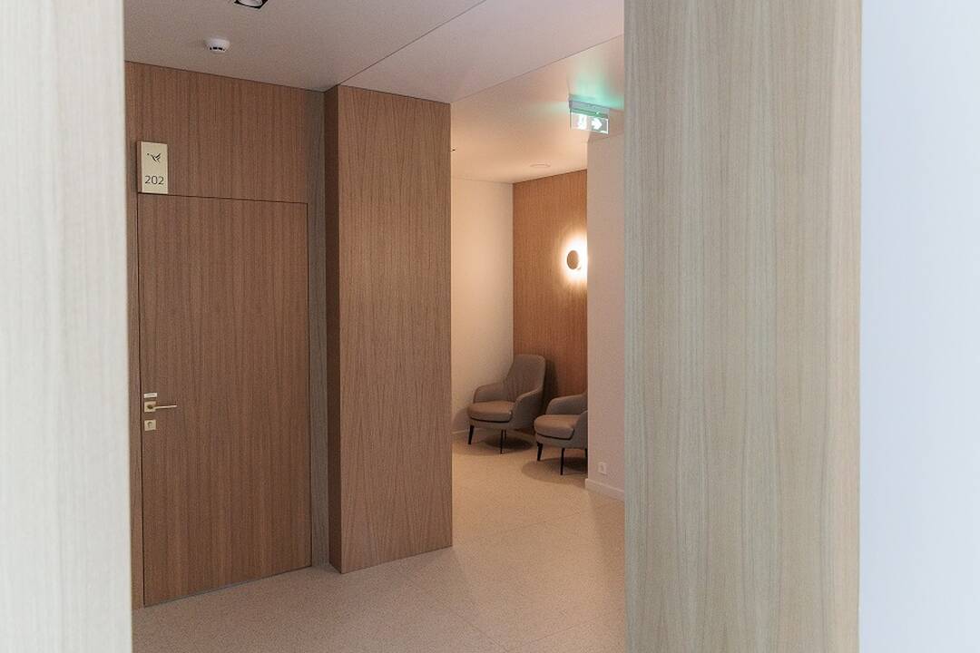 Besiplečianti klinika Kaune persikėlė į naujas patalpas miesto centre – į Kauno šv. arkangelo Mykolo bažnyčios ir Mykolo Žilinsko galerijos kaimynystę – Kęstučio g. 24. 