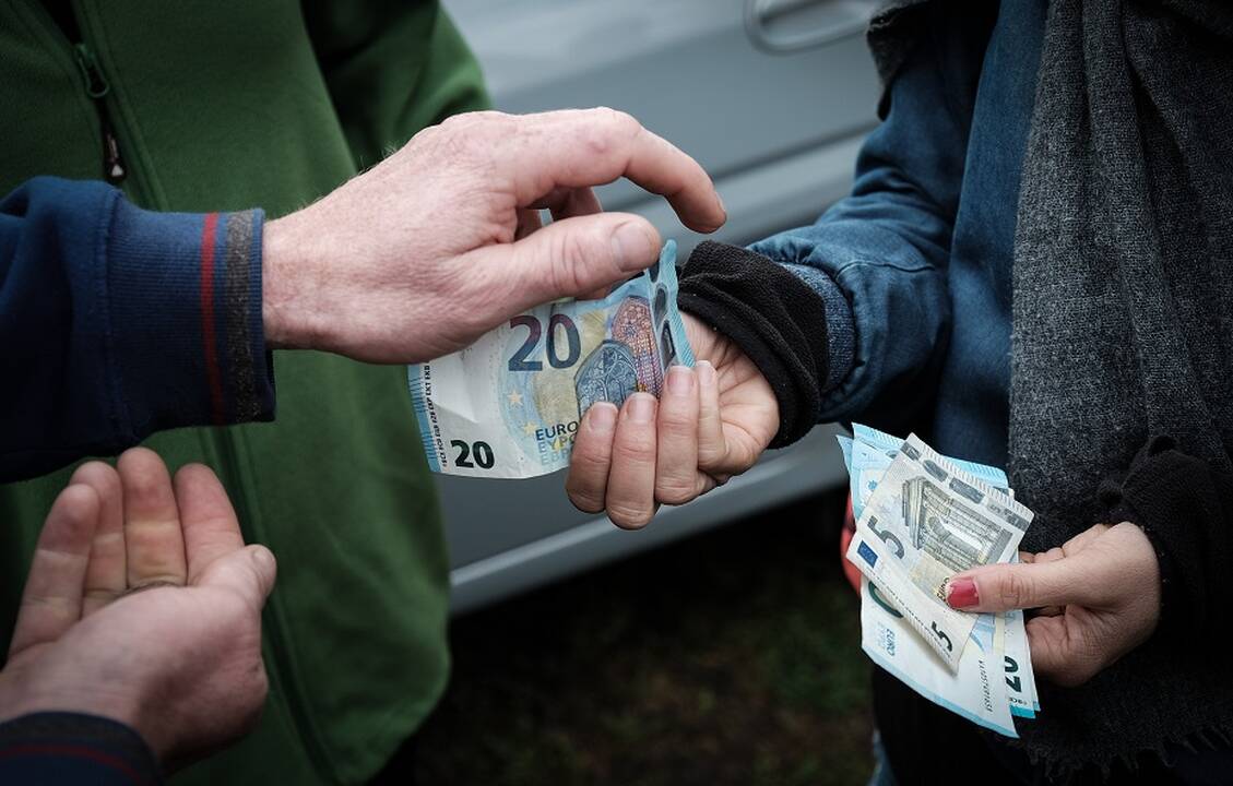 Sysas: turtingi turtingėja žymiai greičiau – tai padės mažinti skurdą 