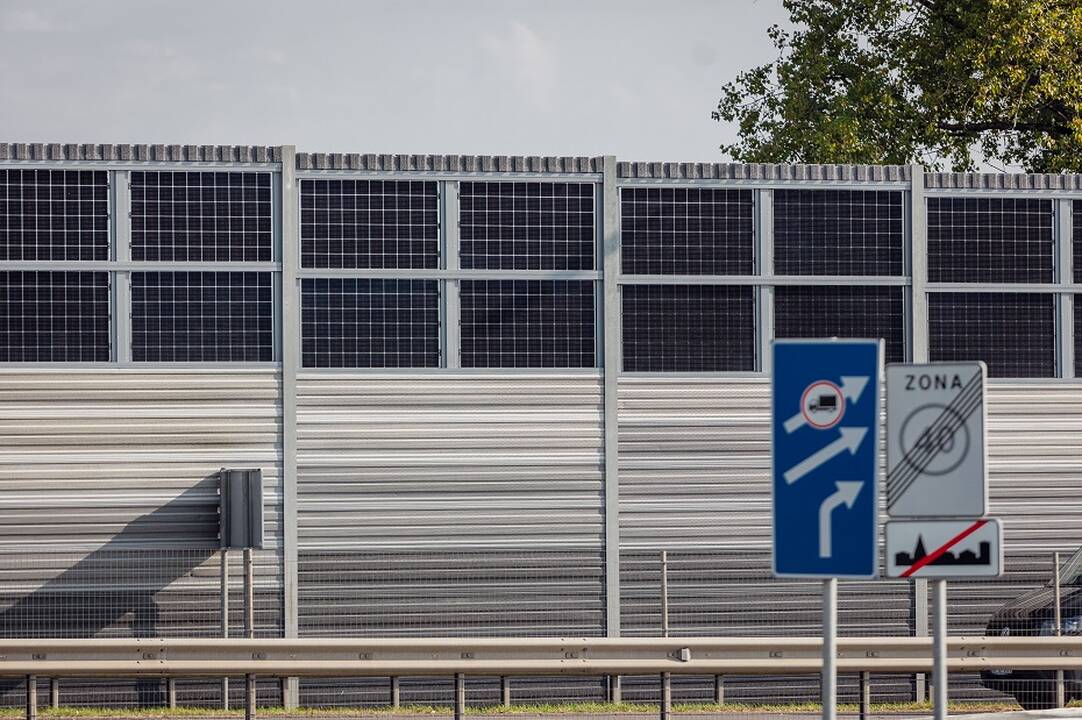 „Via Lietuvos“ vadovas: saulės modulių ant triukšmo sienelių bus daugiau