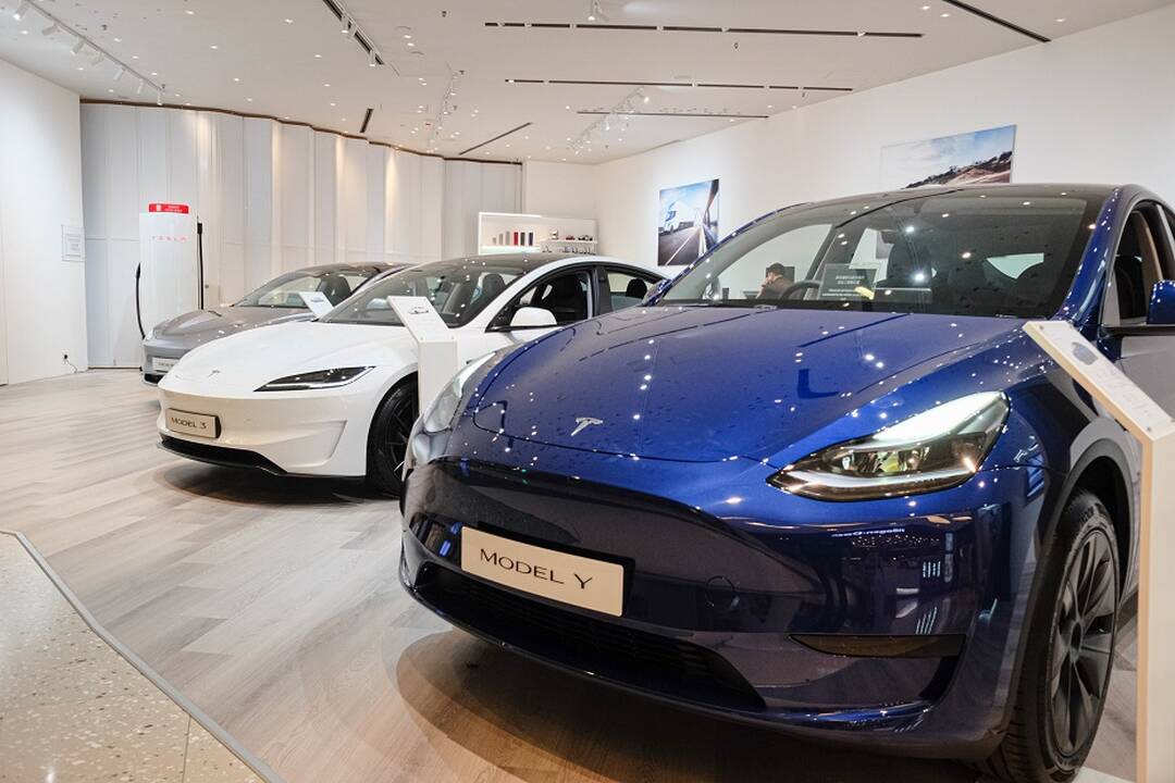 „Tesla“ atidaro pirmąjį prekybos centrą Baltijos šalyse