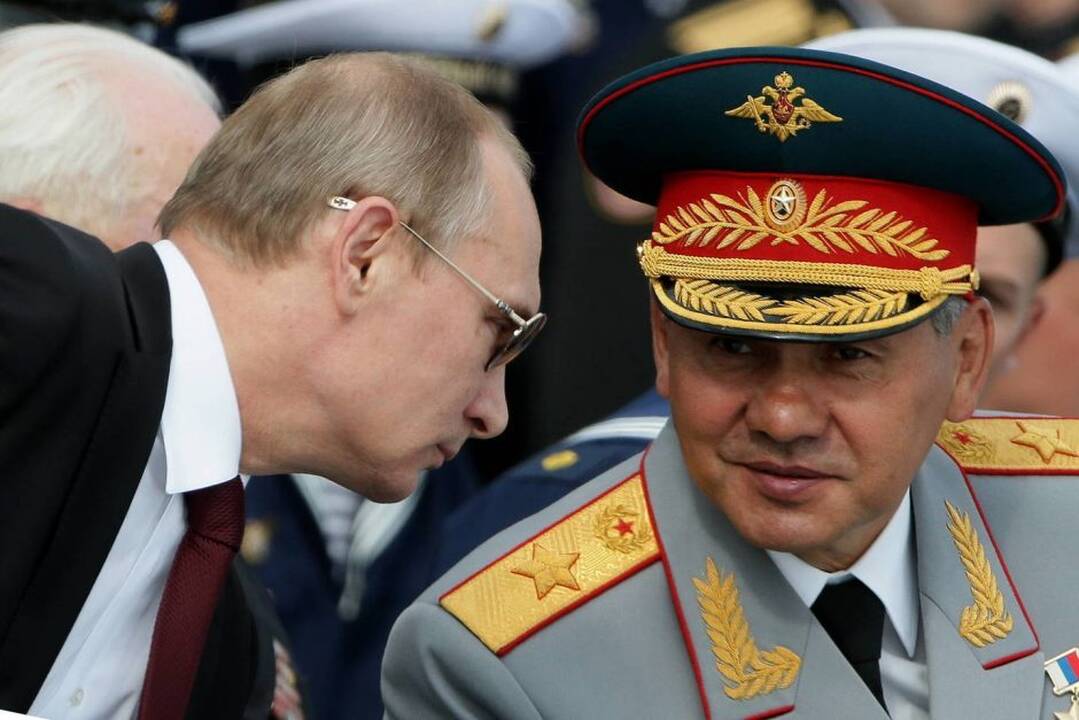 Iš kairės: Vladimiras Putinas ir Sergejus Šoigu