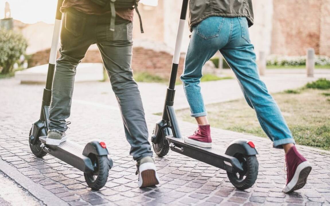 Panevėžyje į avariją pateko trys paspirtukais važiavę paaugliai