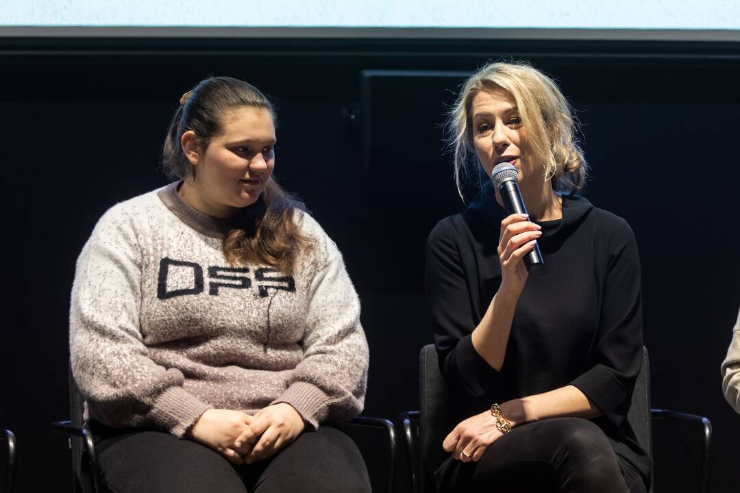 Dokumentinio filmo „Mėlyna kaip apelsinas žemė“ herojų konferencija