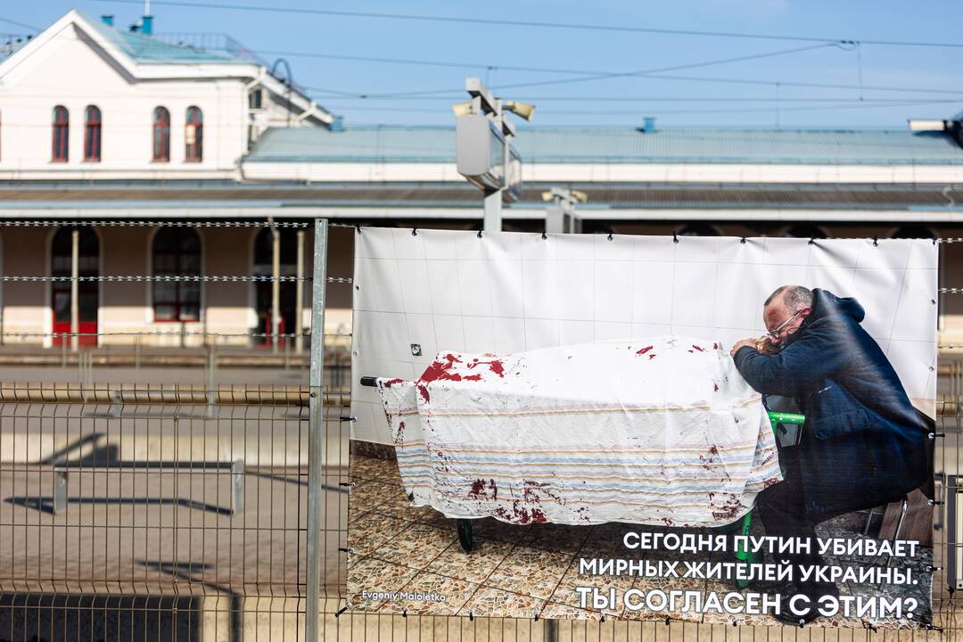 Vilniaus geležinkelio stoties perone – paroda rusų dėmesiui į karą atkreipti
