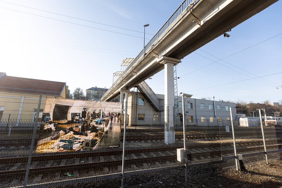 Vilniaus geležinkelio stoties perone – paroda rusų dėmesiui į karą atkreipti