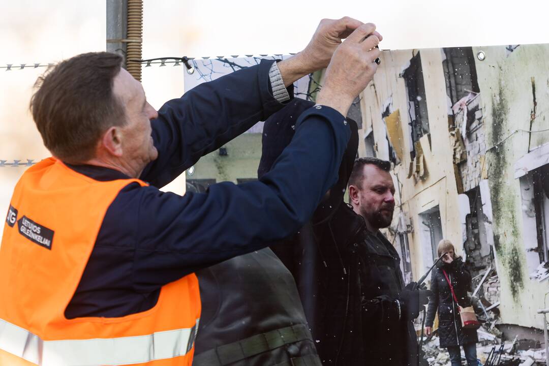 Vilniaus geležinkelio stoties perone – paroda rusų dėmesiui į karą atkreipti
